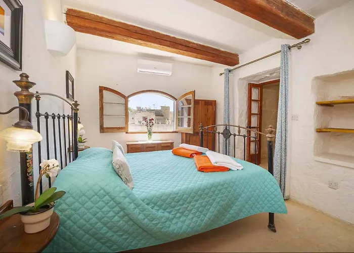Oleandra Holiday Home