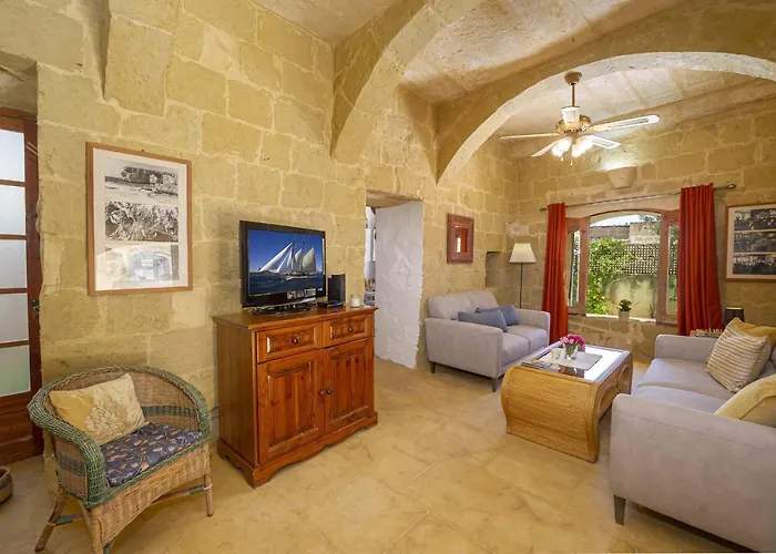 Oleandra Holiday Home
